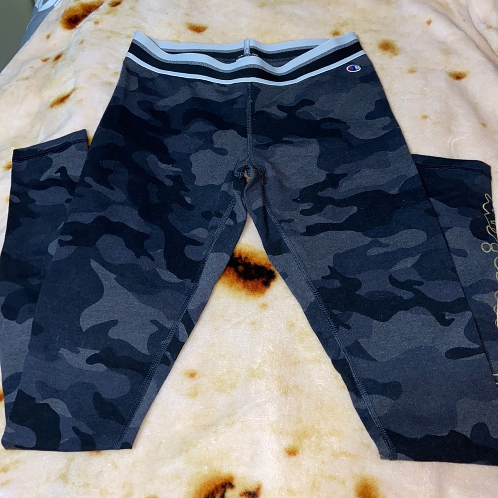 ✨Champion Camo Leggings✨